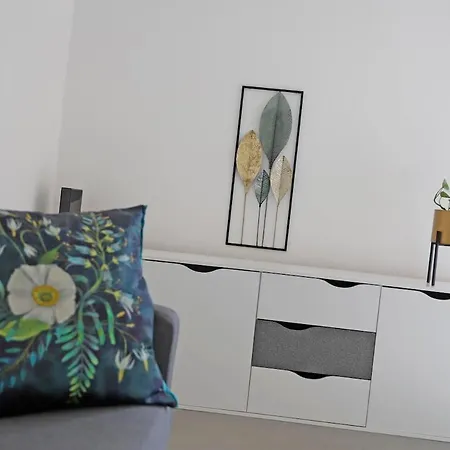 Relax With View & Private Parking Apartment Lugano